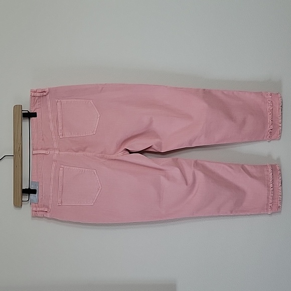 NWT Chico's Pink So Slimming Girlfriend Slim Leg Frayed Hem Crop Jeans Size 14 - Picture 4 of 8